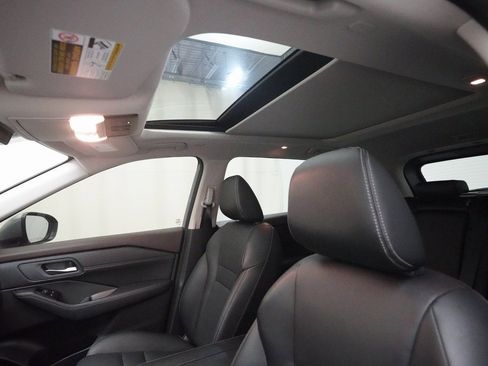 Certified 2023 Nissan Rogue SL image 32