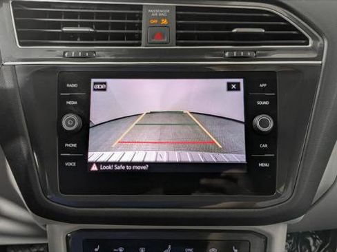 Used 2023 Volkswagen Tiguan SE image 25