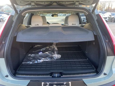 Certified 2023 Volvo XC40 B5 Plus w/ Driver Assist Package image 9