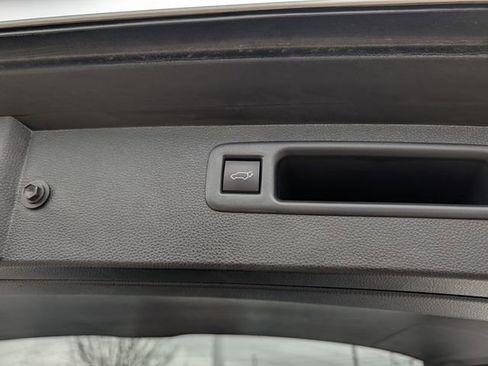 Used 2023 Toyota Highlander XSE image 32