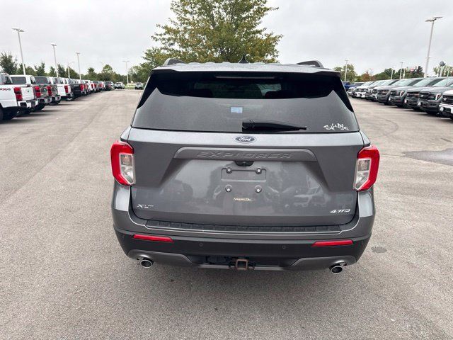 Used 2021 Ford Explorer XLT w/ Equipment Group 202A AWD/4WD image 5