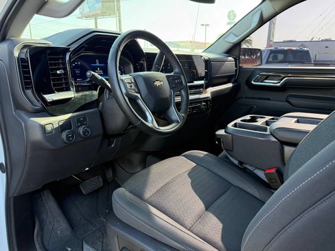 Used 2024 Chevrolet Silverado 1500 LT RWD image 16