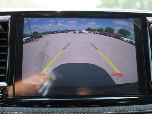 Used 2023 Chrysler Pacifica Touring-L FWD image 24