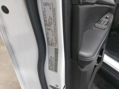 Used 2023 Jeep Grand Cherokee L Laredo AWD/4WD image 37