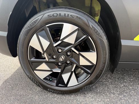 Used 2024 Hyundai Kona SEL w/ Convenience Package FWD image 19