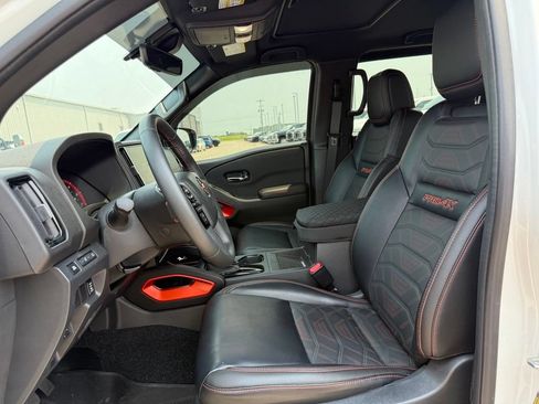 Used 2025 Nissan Frontier PRO-4X w/ Pro Premium Package AWD/4WD image 5