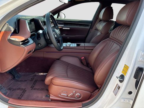 Used 2025 Genesis G90 3.5T image 26