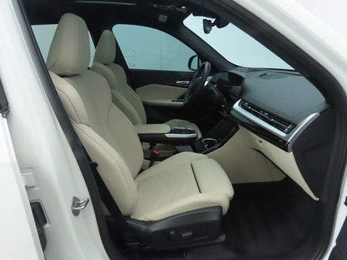 Used 2023 BMW X1 xDrive28i w/ Premium Package image 21