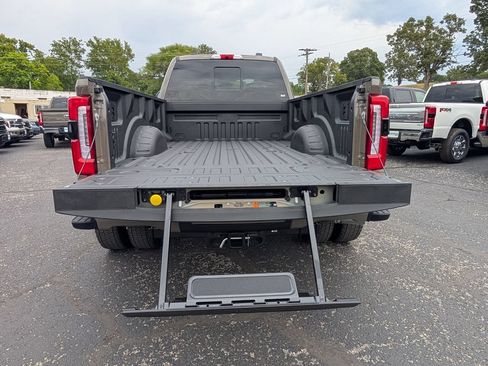 Used 2026 Ford F450 Platinum w/ Platinum Plus Package AWD/4WD image 4