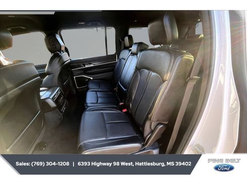 Used 2024 Jeep Wagoneer Series II w/ Flexible Seating Group AWD/4WD image 19