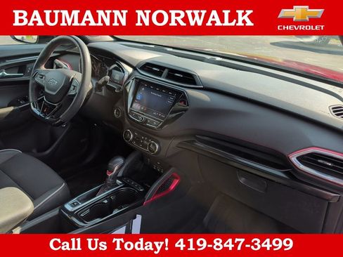 Used 2022 Chevrolet TrailBlazer RS w/ Sun and Liftgate Package AWD/4WD image 12