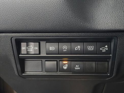 Used 2022 Toyota Tundra Limited image 34