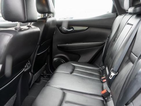 Used 2022 Nissan Rogue Sport SL w/ Premium Package image 11