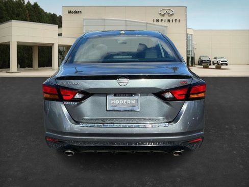 Used 2023 Nissan Altima 2.5 SR image 3