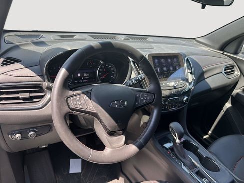 Used 2022 Chevrolet Equinox RS w/ RS Leather Package FWD image 10