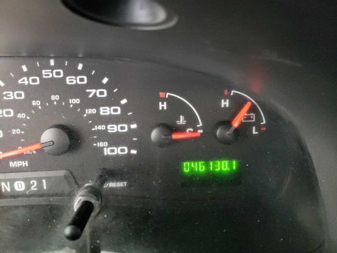 Used 2005 Ford E-350 and Econoline 350 Extended Super Duty RWD image 13