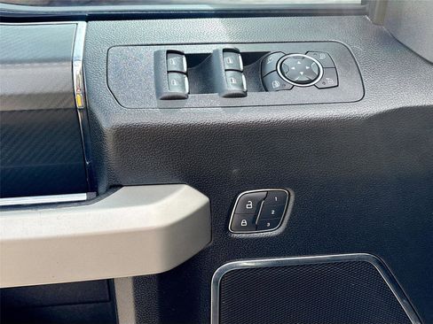 Used 2018 Ford F150 Lariat image 19