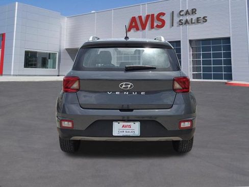 Used 2025 Hyundai Venue SEL FWD image 7