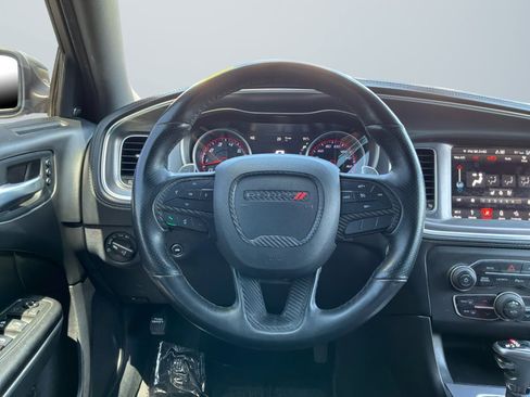 Used 2019 Dodge Charger Scat Pack w/ Dynamics Package RWD image 11