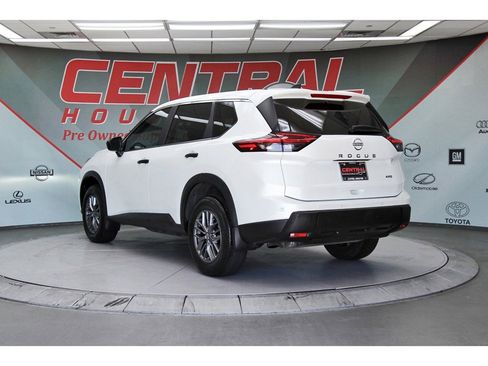 Certified 2024 Nissan Rogue S image 4