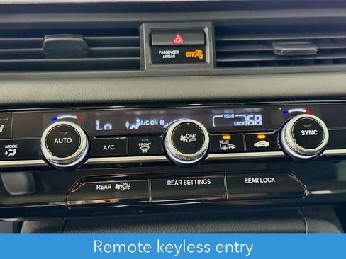 Used 2024 Honda Pilot Touring image 21