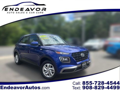 Used 2023 Hyundai Venue SE w/ Cargo Package FWD image 1