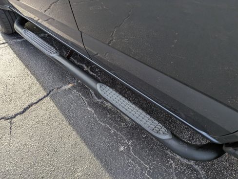 Certified 2016 GMC Canyon SLE w/ SLE Convenience Package image 13