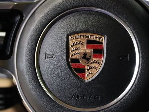 Used 2018 Porsche Panamera 4 image 21