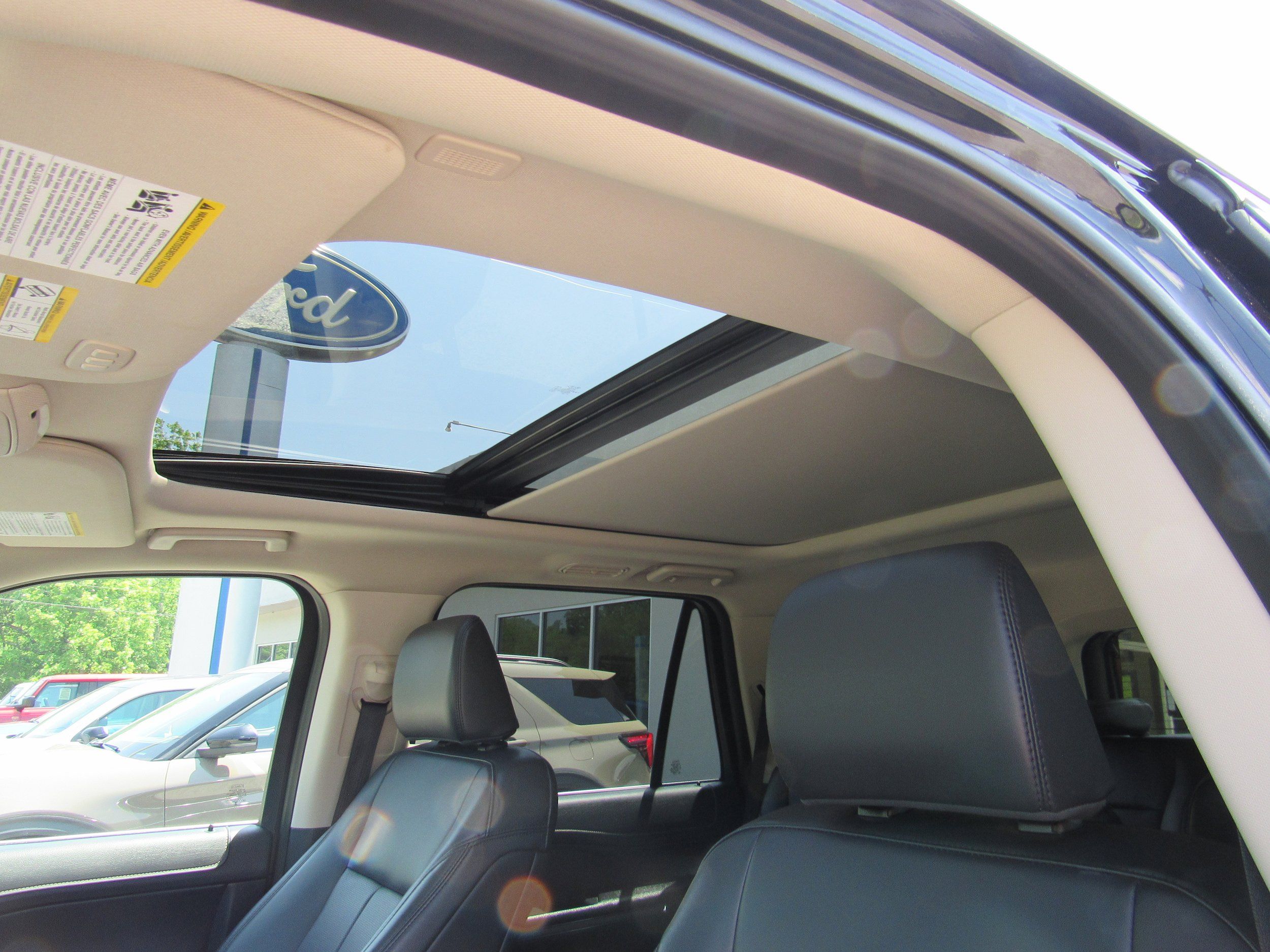 Used 2024 Ford Expedition XLT AWD/4WD image 28