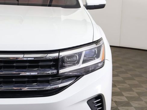 Used 2023 Volkswagen Atlas Cross Sport SE w/ Panoramic Sunroof Package image 14