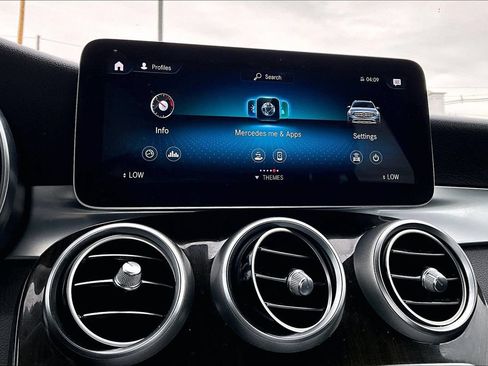 Used 2020 Mercedes-Benz GLC 300 4MATIC image 26