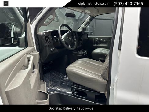 Used 2017 Chevrolet Express 2500 LS image 17