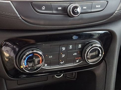 Used 2023 Buick Encore GX Preferred w/ Cold Weather Comfort Package FWD image 16