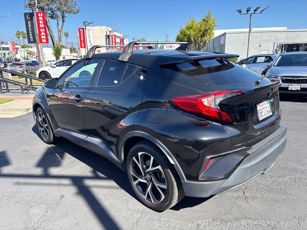 Used 2022 Toyota C-HR XLE FWD image 6