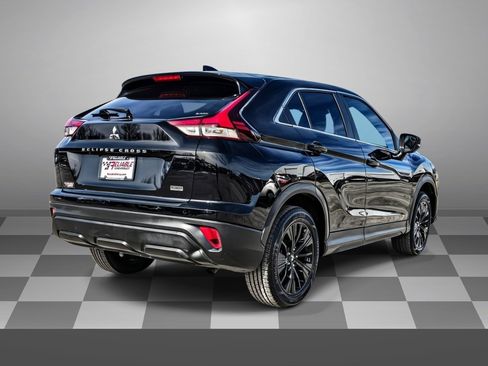 Used 2022 Mitsubishi Eclipse Cross LE image 6