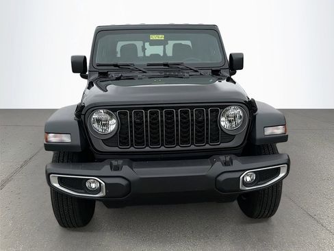 New 2026 Jeep Gladiator Sport image 9