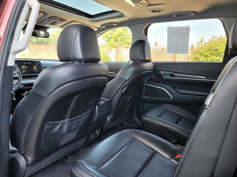 Certified 2024 Kia Telluride S w/ S Sunroof Package FWD image 17