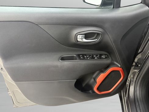 Used 2020 Jeep Renegade Sport image 21