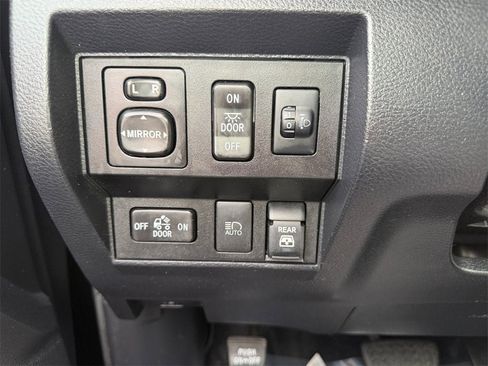 Used 2019 Toyota Tundra Limited image 25
