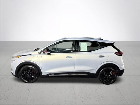 Used 2023 Chevrolet Bolt EUV Premier w/ Sun & Sound Package FWD image 9