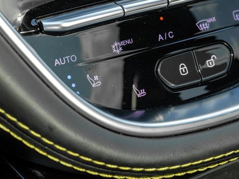 Used 2021 Aston Martin DBX AWD/4WD image 32