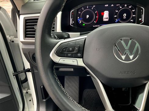 Used 2023 Volkswagen Atlas SE image 24