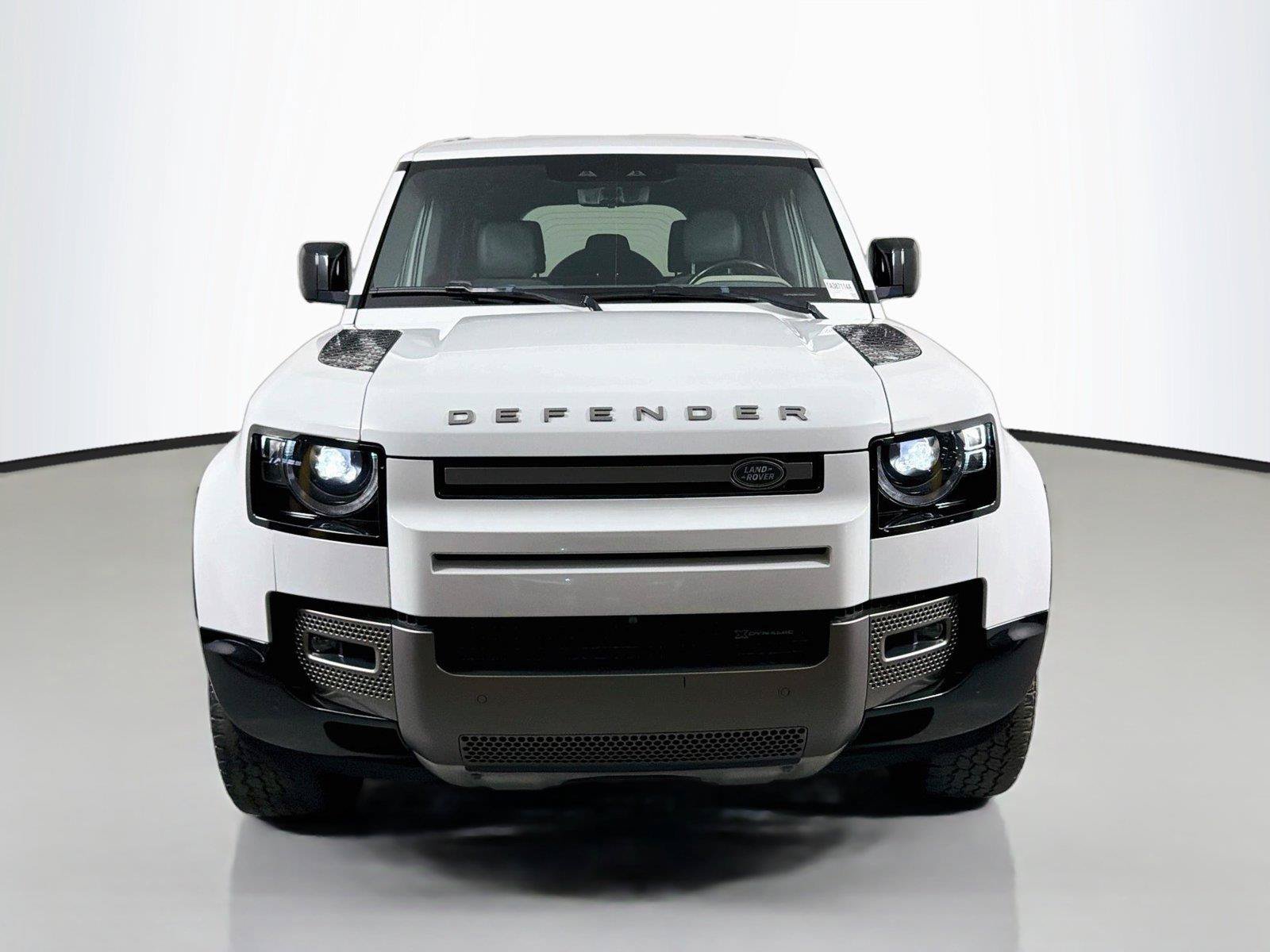 Used 2022 Land Rover Defender 110 X-Dynamic SE AWD/4WD image 2