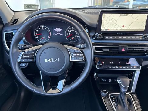 Used 2023 Kia Seltos S w/ Navigation Package AWD/4WD image 14