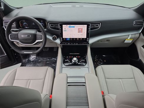 New 2025 Jeep Wagoneer L Series II AWD/4WD image 23