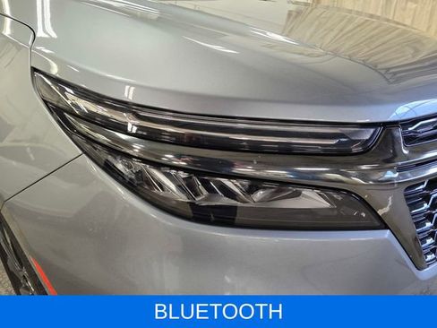 Used 2023 Chevrolet Equinox RS image 5