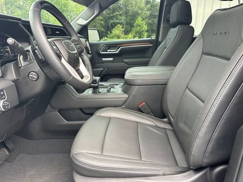 Used 2025 GMC Sierra 1500 Denali w/ Technology Package AWD/4WD image 10