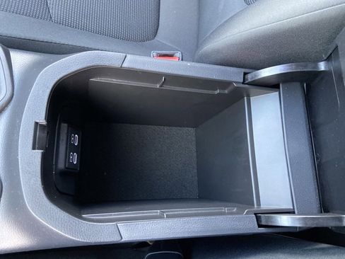 Used 2025 Toyota RAV4 LE image 39