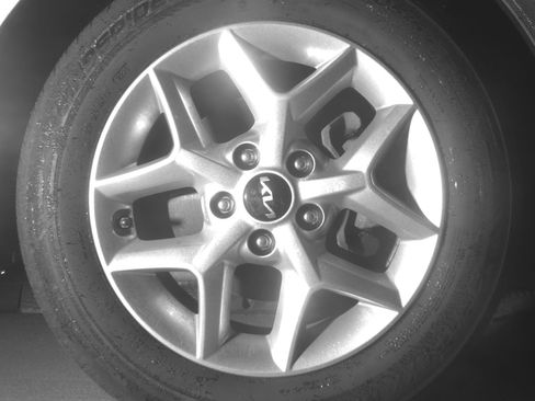 Used 2025 Kia Soul LX w/ LX Technology Package FWD image 20