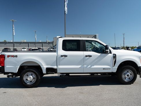 New 2026 Ford F350 XL w/ FX4 Off-Road Package AWD/4WD image 11